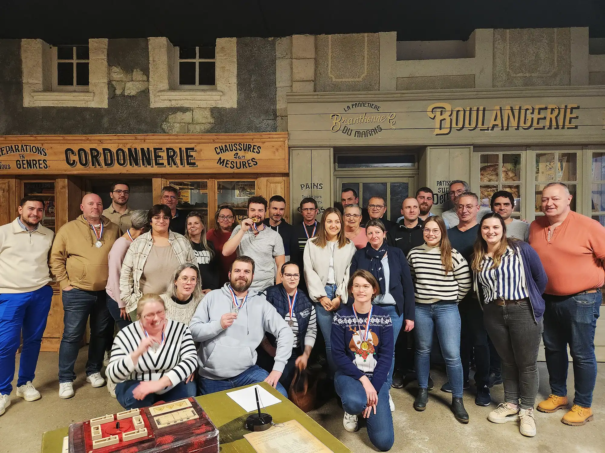 Équipe d'entreprise lors d'un atelier action game team building